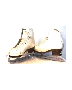 RIEDELL FIGURE SKATE 3 W USED