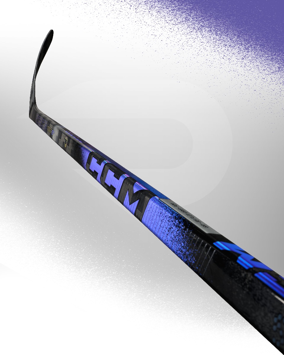 Trigger 10 Pro toe and blade close-up
